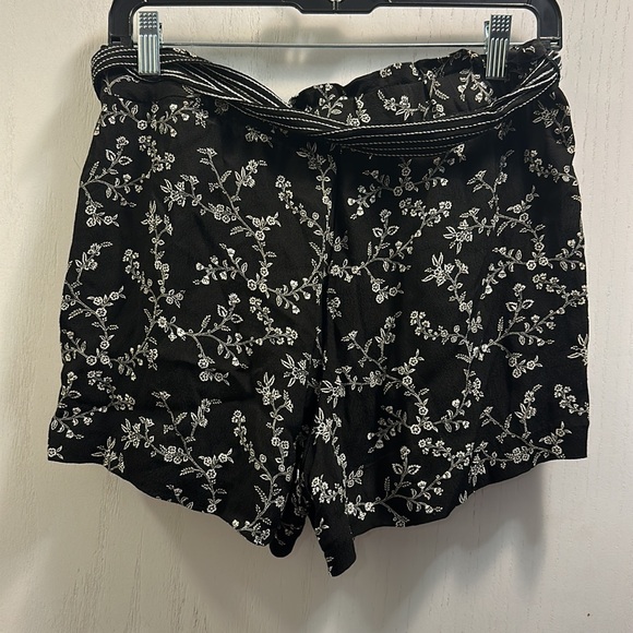 LOFT Printed Paper Bag, Pull on elastic waist.Tie Belt. SZ XS Black/white floral - Picture 5 of 6